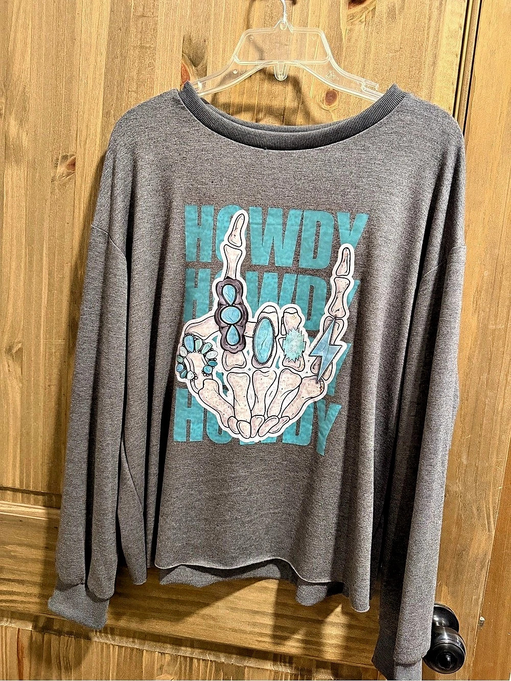 SHEIN Graphic Long Sleeve Top in Gray Size XL Like New